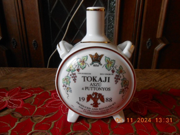 Zsolnay kulacs, Tokaji asz