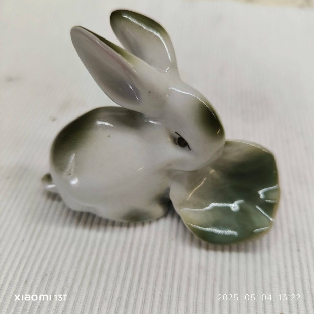 Zsolnay porcelán káposztaleveles nyúl eladó!