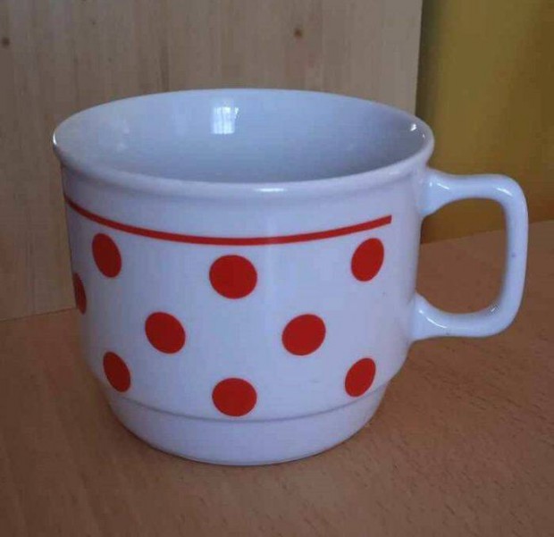 Zsolnay porceln piros pttys bgre