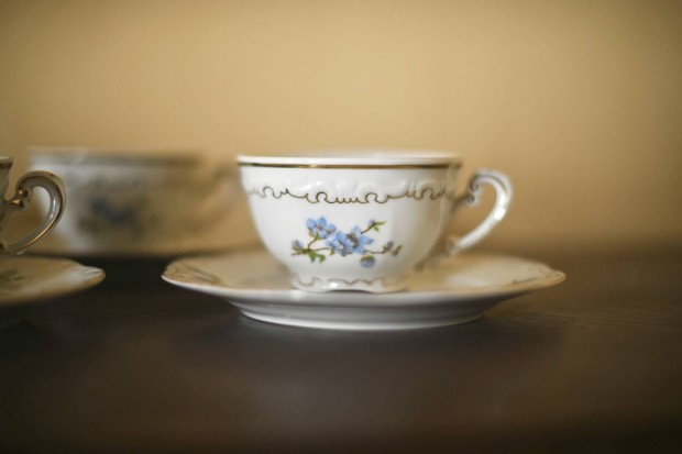Zsolnay porcelán teáscsésze készlet