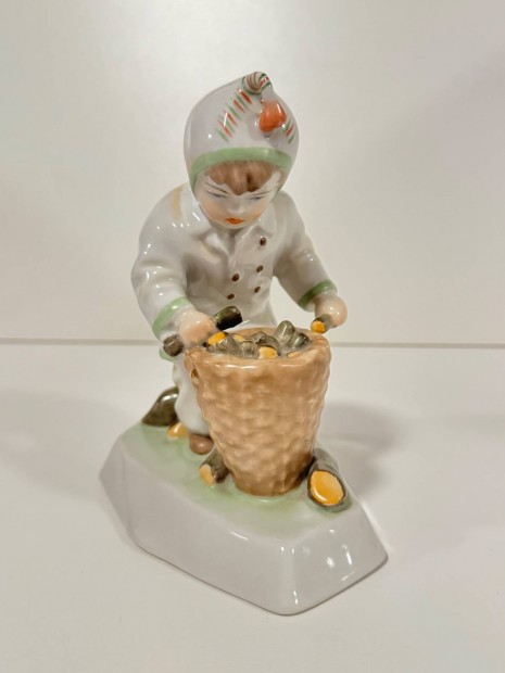 Zsolnay rzst gyjt fi / gyermek porceln figura hibtlan llapotba