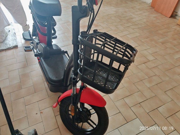 Ztech Elektromos robogó