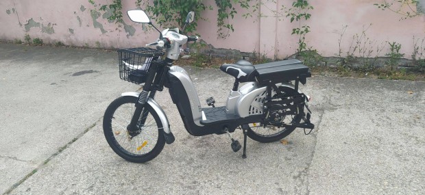 Ztech Yadea elektromos moped