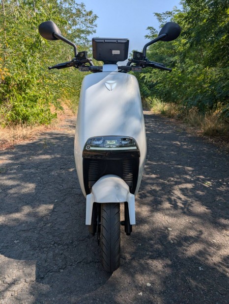 Ztech ZT-21 Yadea G5 ECO Grafén - Elektromos Robogó