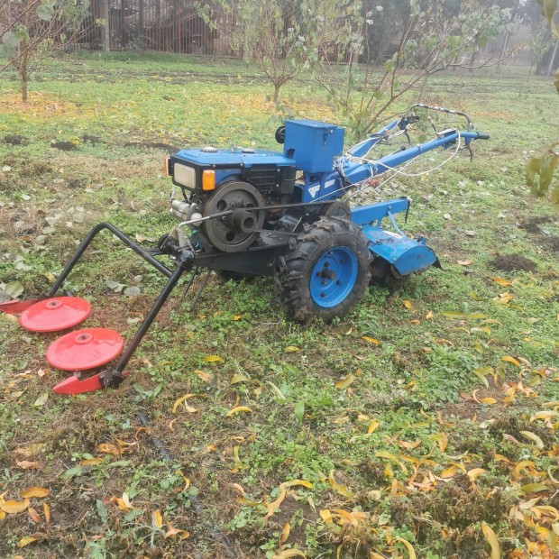 Zubr 12Le diesel talajmar dobkasza