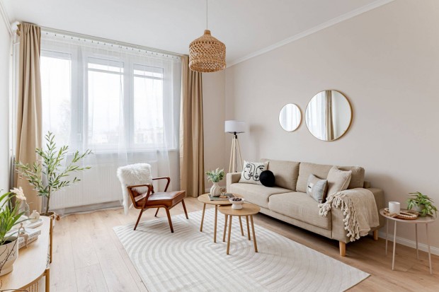 Zugl� 55 nm fel�j�tott lak�s elad�