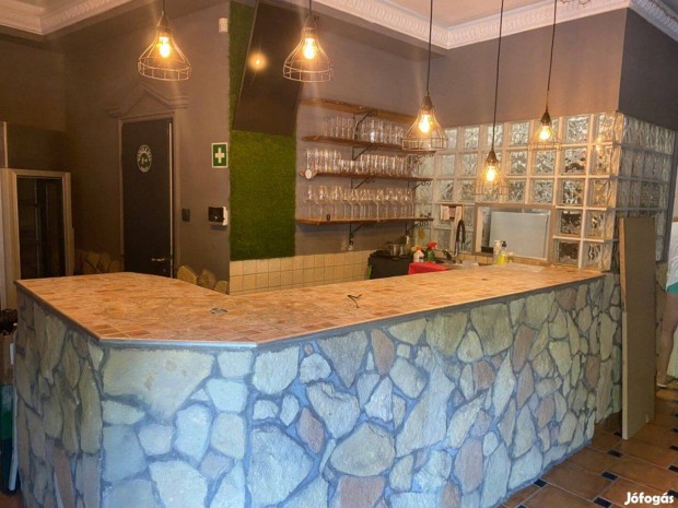 Zugl� T�r�k�r elad� utcai �zlet