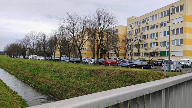 Zuglóban a Füredi lakótelepen csendes garzon