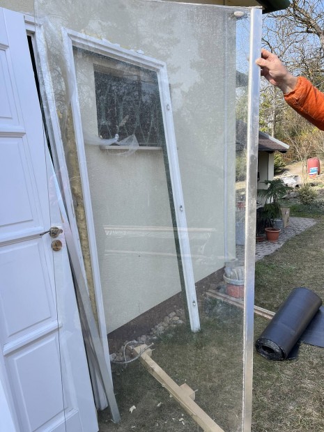 Zuhanyfal, edzett �veg