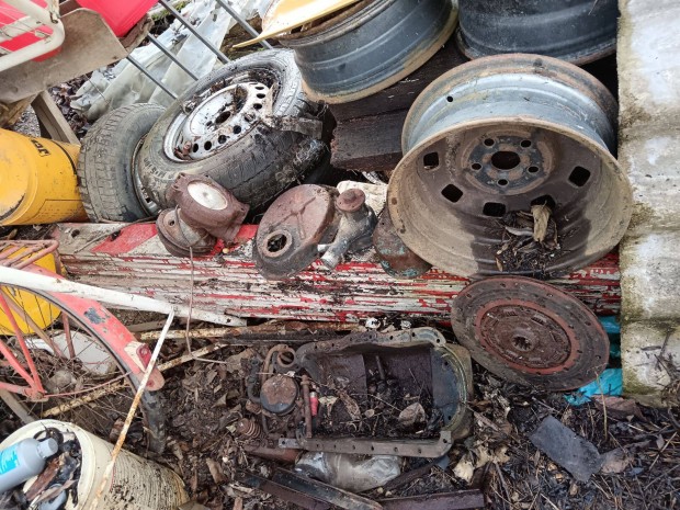 Zuk aprsgok ,Zsuk 4 fle maradkok, nem tudom a nevt,szett r!