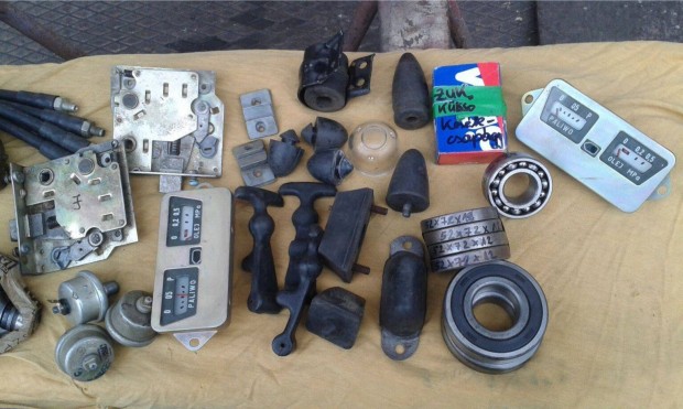 Zuk j alkatrsz elad !