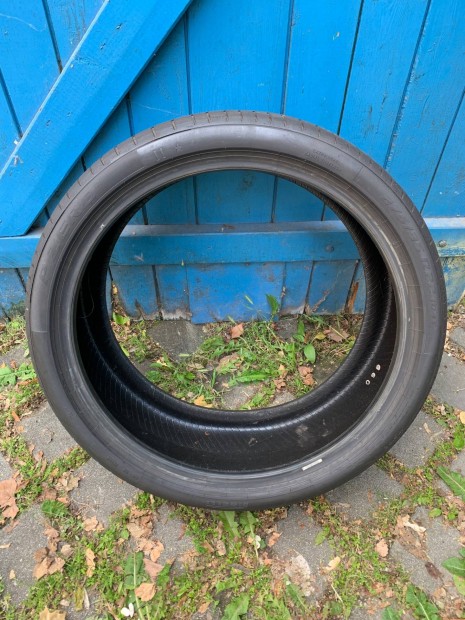 (1db)Pirelli 275/35R22 Nyári gumi
