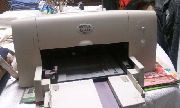 (4) 2/9. HP Deskjet 695C nyomtat. -