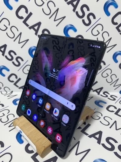 #77 Eladó Samsung Galaxy Z Fold 3 12GB 512GB Belső kijelző karcos