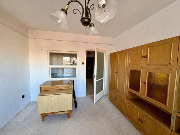 Azonnal k�lt�zhet� garzon terasszal  a t�k�letes els� otthon!