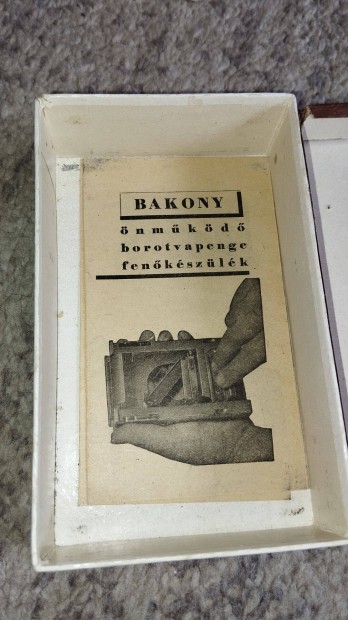 "Bakony" önműködő borotvapenge fenőkészülék