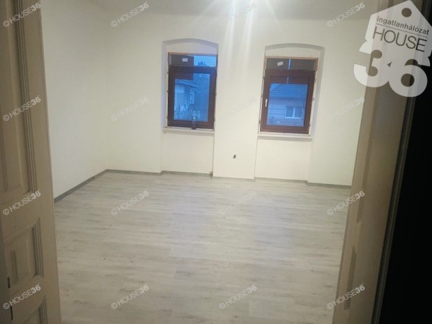 *EXTRA �RCS�KKEN�S* TAL�LJA MEG �J OTTHON�T ZOMB�N!