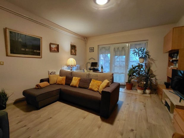 �n vagyok Abas�r R�zsadombj�nak legszebb �r�k panor�m�ja  gyere, �s