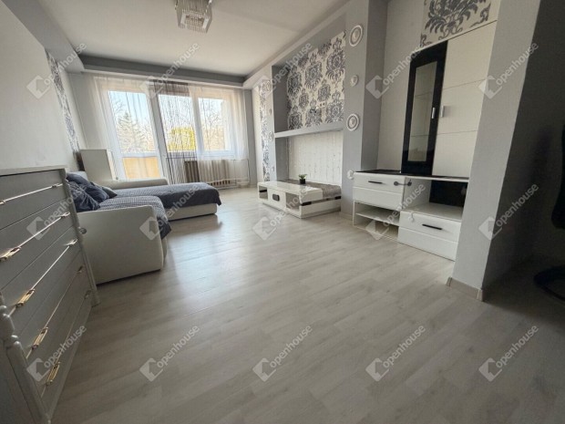 Fel�j�tott min�s�g, azonnali otthon  kompromisszumok n�lk�l.