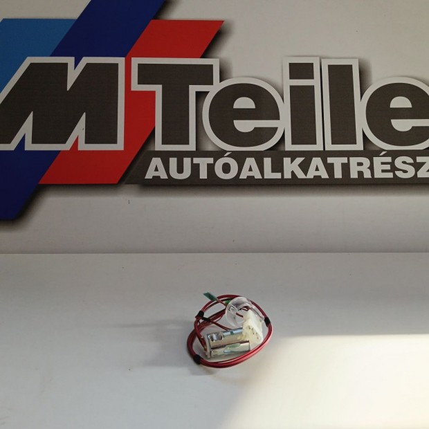 (GYRI J) BMW Dugaszol aljzat 5-s F10+LCI / F11+LCI / X5 E70+LCI /