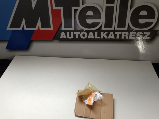 (GY�RI �J) BMW �ntapad�s matrica l�gzs�k