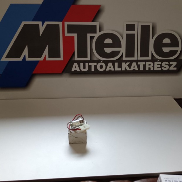 (GYRI J) BMW Szivargyjt aljzat 5' E60+LCI / E61+LCI / 6' E63+LCI