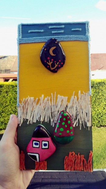 "Mesehzik" Meseszer kzzel festett kavicsp, gyerekszoba dekor