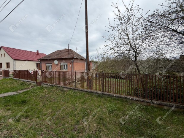 Nem egy h�zat veszel  hanem egy j�v�t �p�tesz.