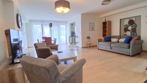 "OKOS OTTHON" Debrecen, Nagyerd� alja v�rosr�szen  exkluz�v csal�di h