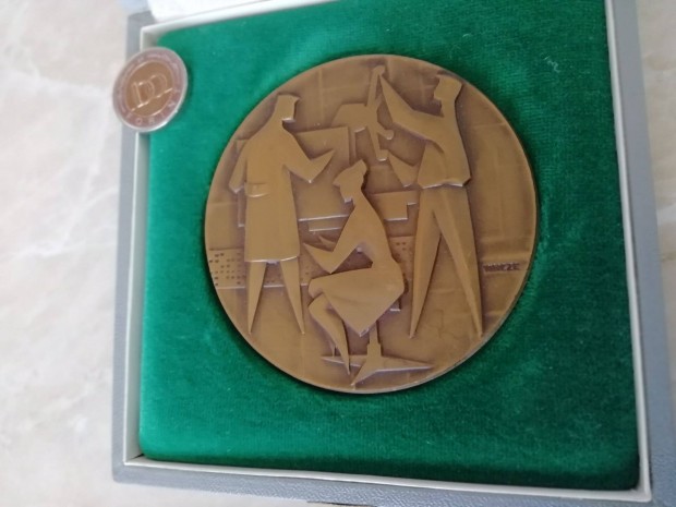 "Vincze" érem jelvényel Bronz fokozatú Alkotói kitüntetés dobozá
