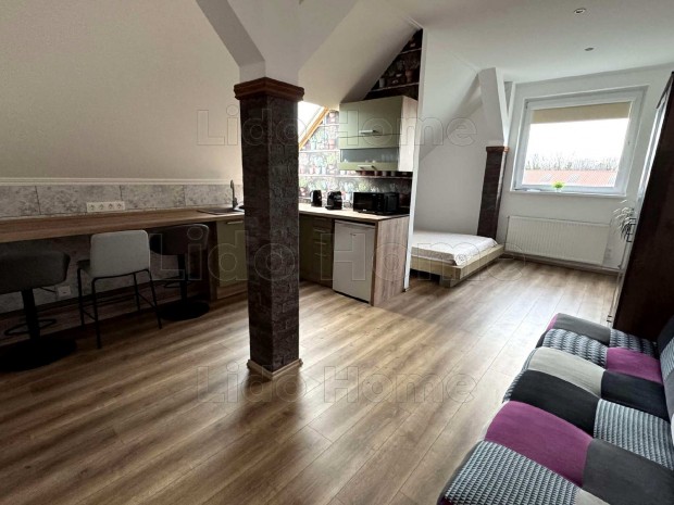  BALATONSZ�RSZ� K�ZPONT  FEL�J�TOTT APARTMAN ELAD�! 