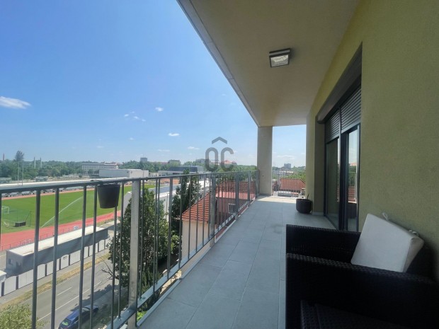 * Exkluzv penthouse laks kiad a Dczy parkban  cgnek, klfldi b
