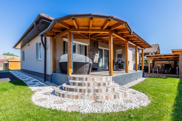 ---G�d�n F�LDSZINTES, makul�tlan h�z elad�----