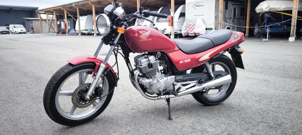  Honda CB 250 MC26  2003  Osztr�k pap�ros