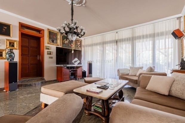 ***K�tgener�ci�s csal�di h�z �rp�df�ld�n***