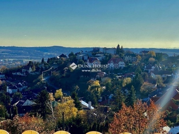 === Full panorámás Ikerház az Angster utca felett===