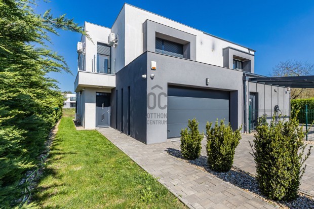 ----------------T�parti minim�l villa a Sissyben ELAD�----------------