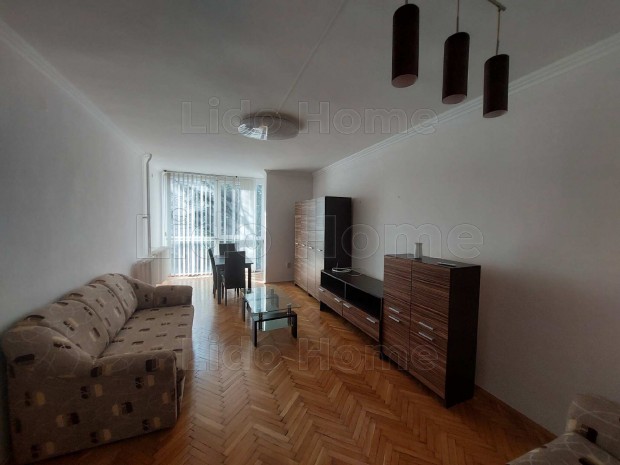 aposv�ri t�gla lak�s elad�