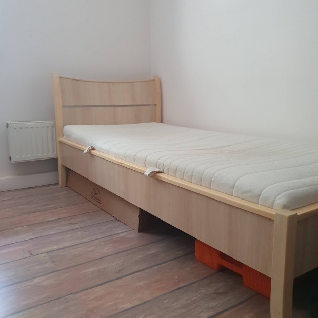 ágykeret mdf 90x200 as, matraccal eladó