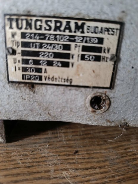 akkumul�tor t�lt� 