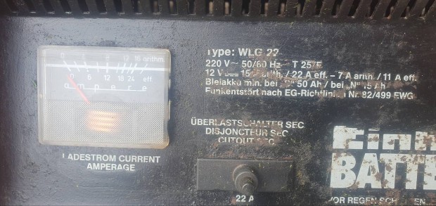 akkumulátor töltő,einhell 22A