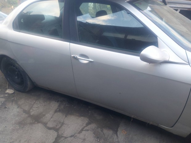 alfa 156 1.9jtd 105 le ajtok elad 10000ft/db
