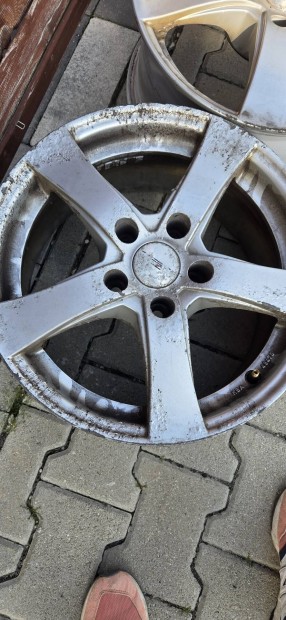 aluminium felni, esztétikai hibákkal