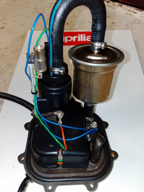 aprilia RSV Mille , Falco  benzinpumpa szivatty