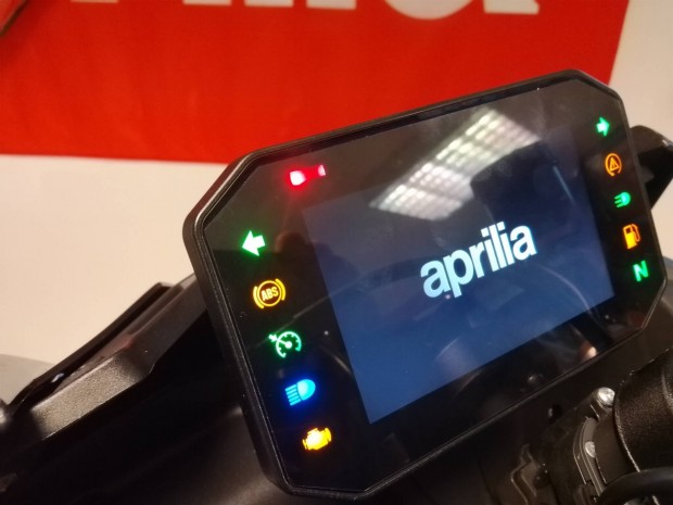 aprilia Tuono V4 mszerfal E5 2021-2025