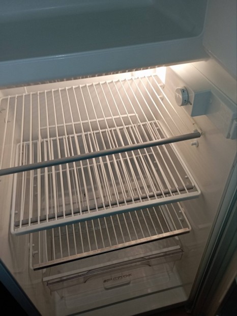 ardó hütőszekrény kis fagyasztóval kiváló állapotban 220 literes