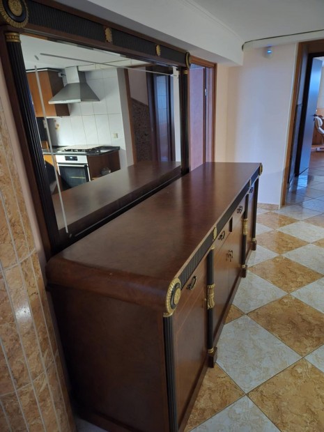 asztal sz�kek szekr�ny 