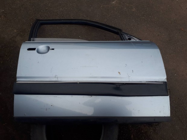audi  100  c3  szivar  jobb els ajt (dszlc srlt ) 