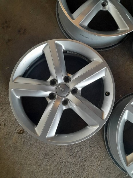 audi a4 a6 a8 seat Skoda Volkswagen r17 5x112 felni alufelni