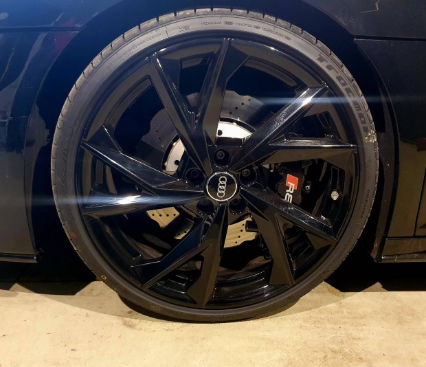 audi r8 gyari felni 20
